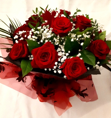 12 Roses, Gyps and foliage, black box Aquapak