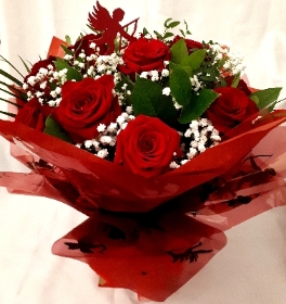 12 Roses, Gyps and foliage, red box Aquapak