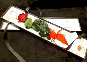 Single premium Rose in a silk lined box